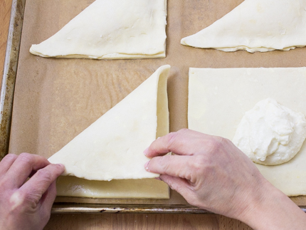 Cheesecake_Turnovers_howto_web-5.jpg