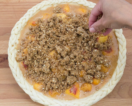 Peach_Crumble_Pie