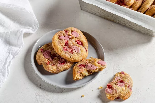Strawberry_Ruby_Chocolate_Cookies