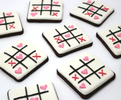 How to decorate “Tic Tac Toe” Cookies